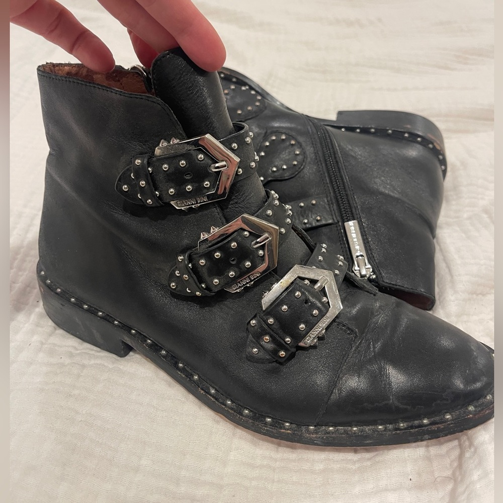 Gianni Bini Combat Boots, size 7.5, so comfy